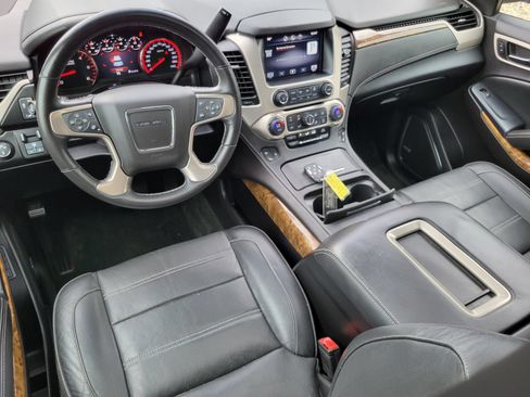 Used 2015 GMC Yukon Denali w/ Touring Package AWD/4WD image 28