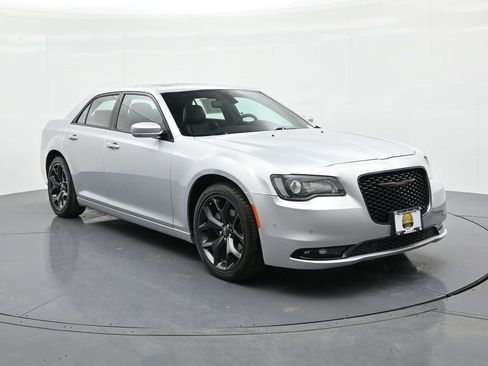 Used 2023 Chrysler 300 S image 4