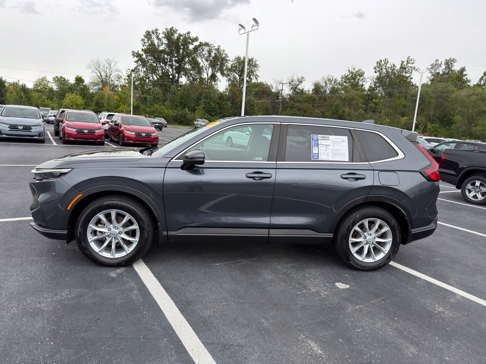 Used 2024 Honda CR-V EX image 3