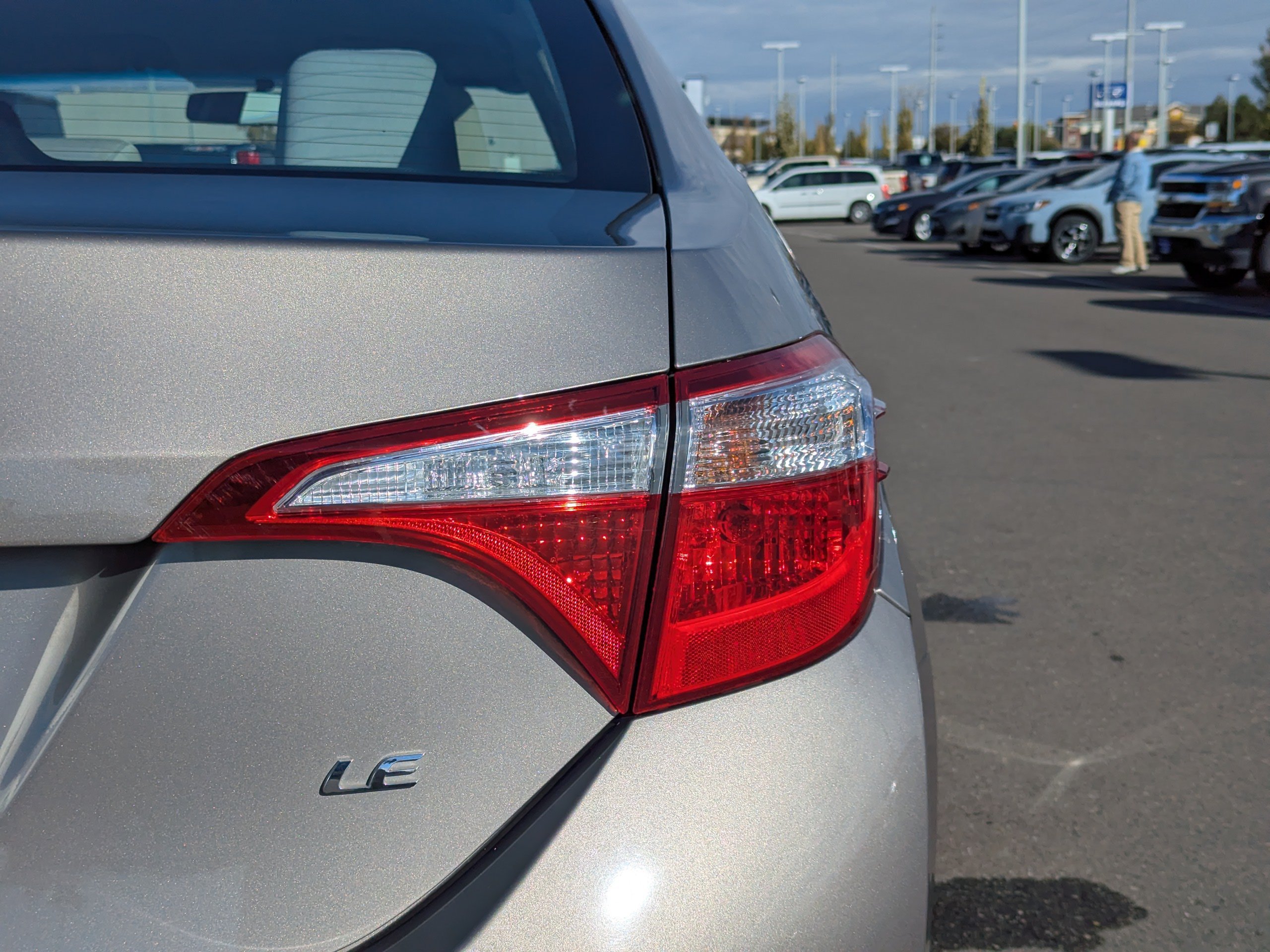 Used 2016 Toyota Corolla LE FWD image 41