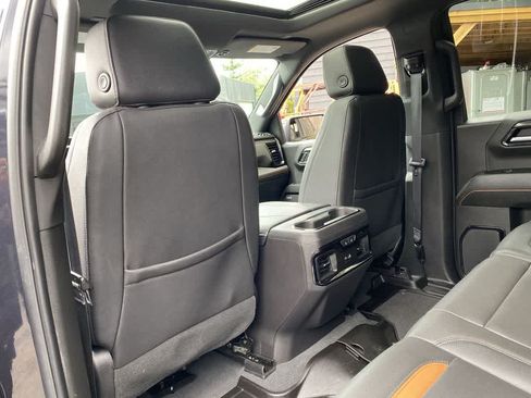 Used 2024 GMC Sierra 1500 AT4 w/ Technology Package AWD/4WD image 15