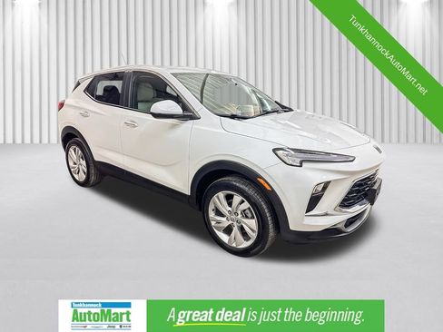 Used 2024 Buick Encore GX Preferred AWD/4WD image 1