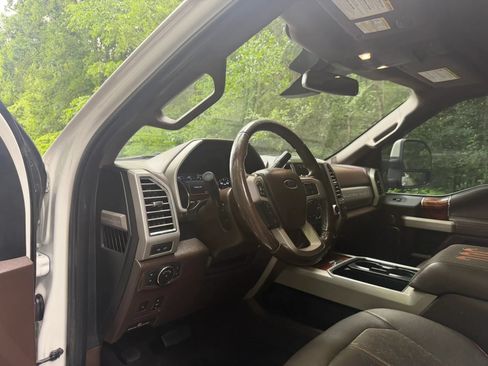 Used 2017 Ford F250 King Ranch w/ King Ranch Ultimate Package AWD/4WD image 18