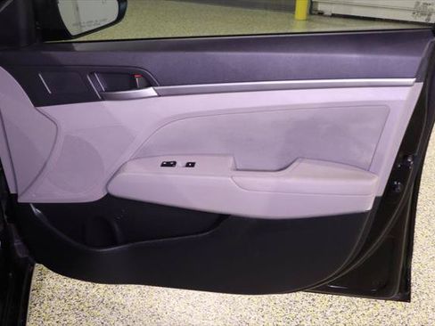 Used 2017 Hyundai Elantra SE w/ SE A/T Tech Package 03 FWD image 36