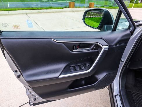 Used 2022 Toyota RAV4 Limited AWD/4WD image 34