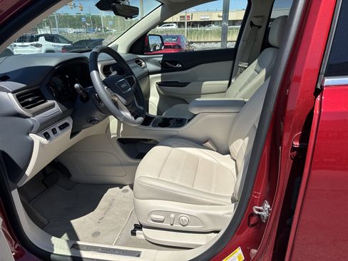 Used 2023 GMC Acadia Denali w/ Denali Ultimate Package AWD/4WD image 8