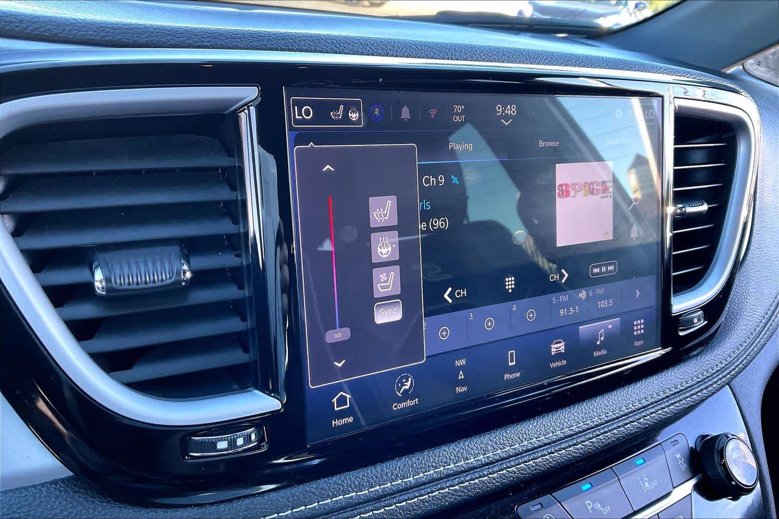 Used 2025 Chrysler Pacifica Limited FWD image 31