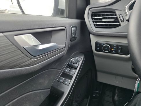 New 2026 Ford Escape Plug-in Hybrid w/ PHEV Premium Package image 25