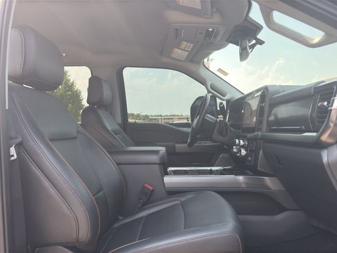 Used 2025 Ford F250 Lariat w/ Black Appearance Package AWD/4WD image 14