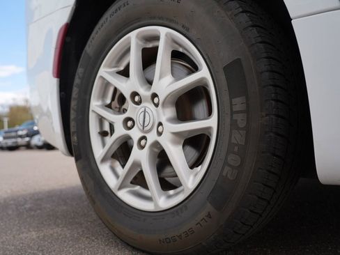 Used 2023 Chrysler Pacifica Touring-L FWD image 29