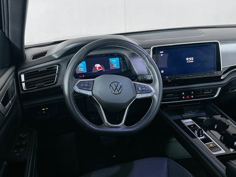 Used 2024 Volkswagen Atlas Cross Sport SE image 17