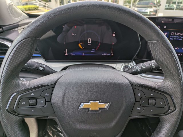 Used 2025 Chevrolet Trax LT FWD image 23