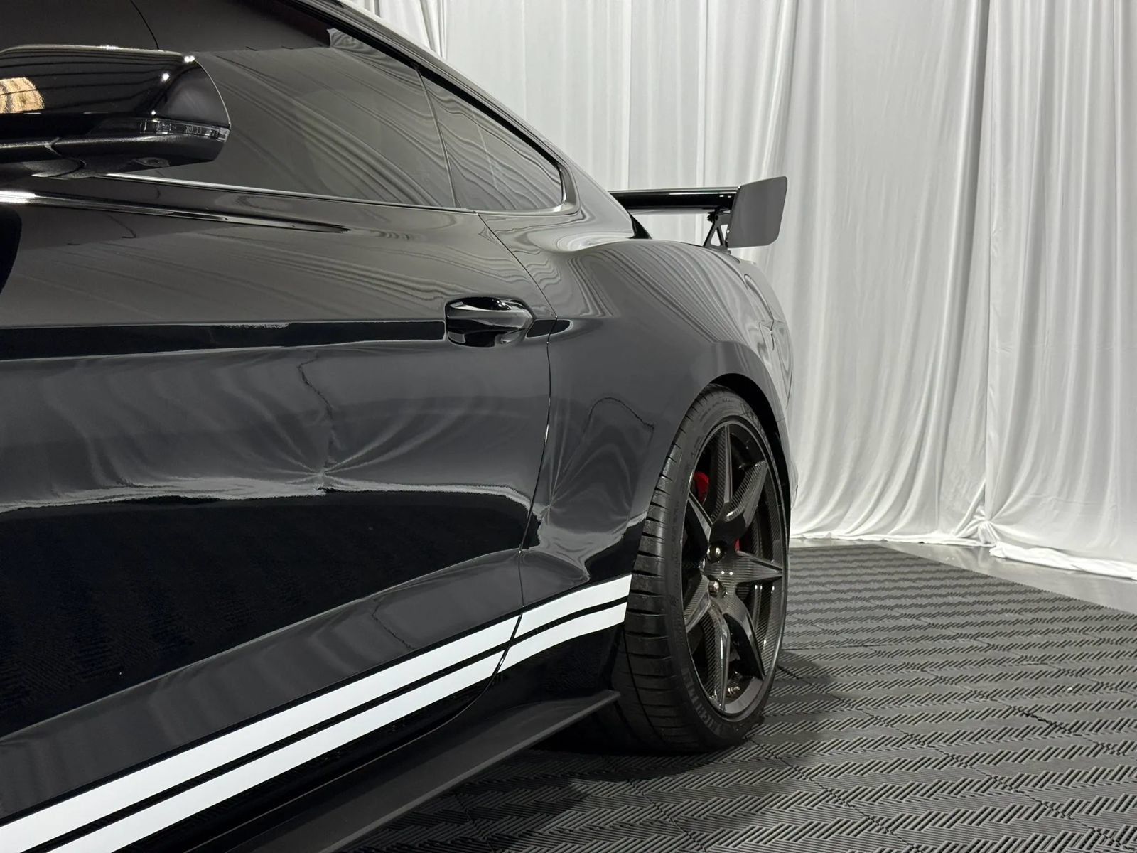 Used 2022 Ford Mustang Shelby GT500 w/ Carbon Fiber Track Pack RWD image 6