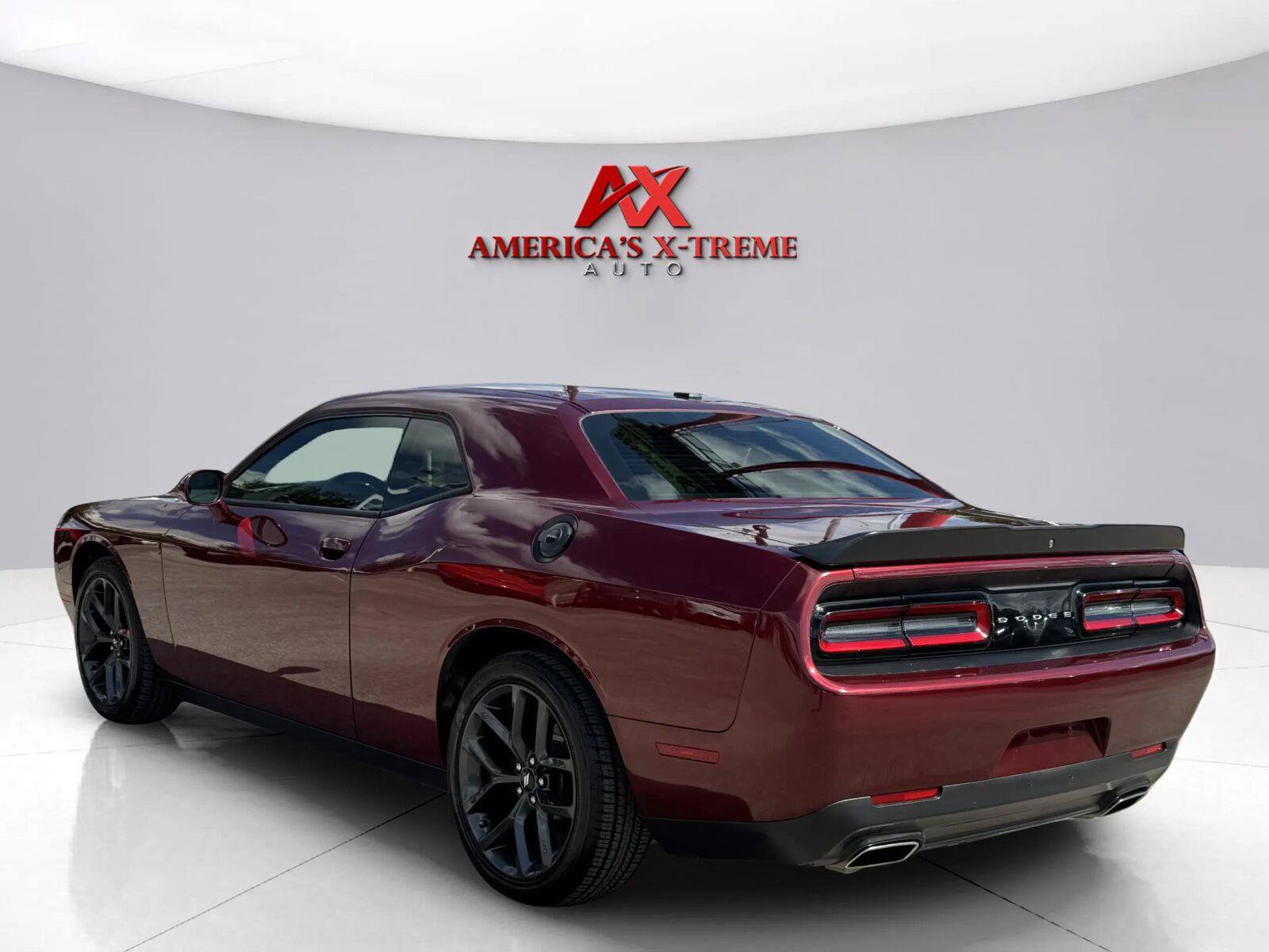 Used 2019 Dodge Challenger SXT RWD image 3