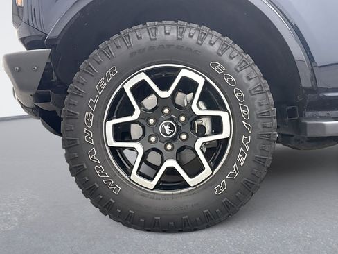 Used 2021 Ford Bronco Outer Banks image 25