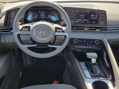 New 2026 Hyundai Elantra Hybrid FWD image 6