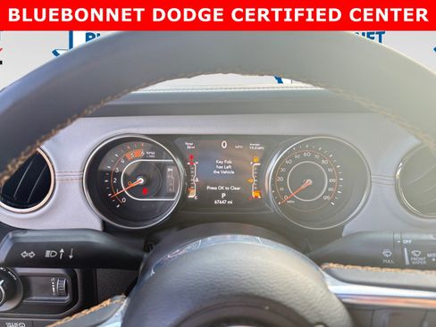 Used 2023 Jeep Gladiator Overland AWD/4WD image 14