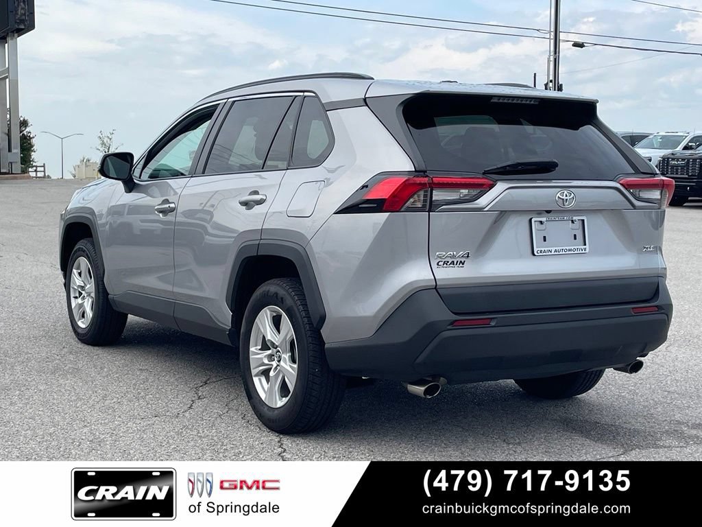 Used 2020 Toyota RAV4 XLE FWD image 5
