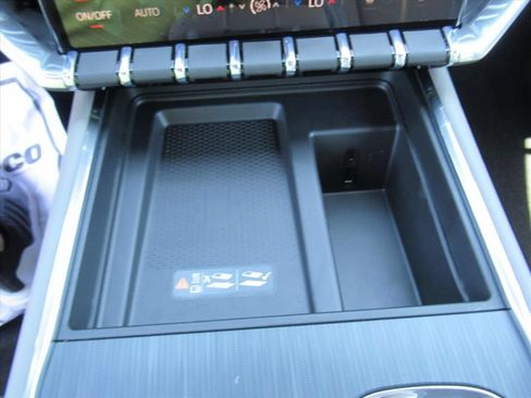New 2026 GMC Acadia Elevation w/ Elevation Premium Package FWD image 19