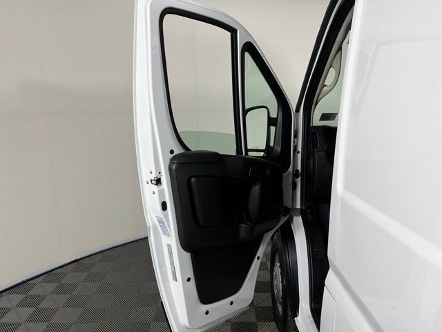 Used 2025 RAM ProMaster 2500 w/ U-Haul Equipment Group FWD image 15