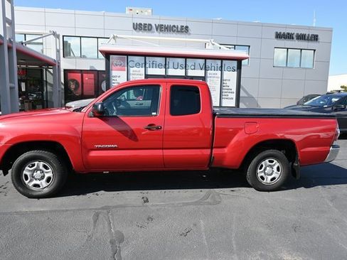 Used 2015 Toyota Tacoma PreRunner image 5