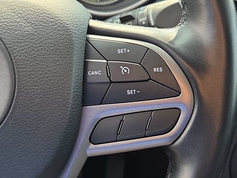 Used 2021 Jeep Cherokee Latitude Lux FWD image 24