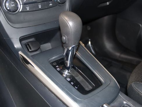 Used 2017 Nissan Sentra S image 40