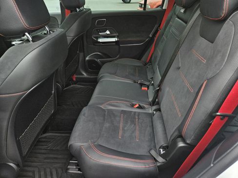 Used 2023 Mercedes-Benz GLB 35 AMG 4MATIC image 32