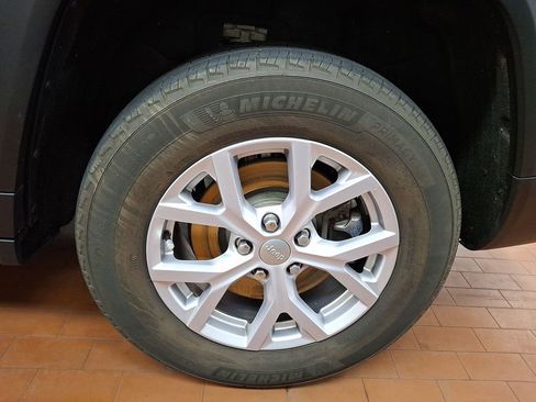 Used 2022 Jeep Grand Cherokee L Limited AWD/4WD image 6
