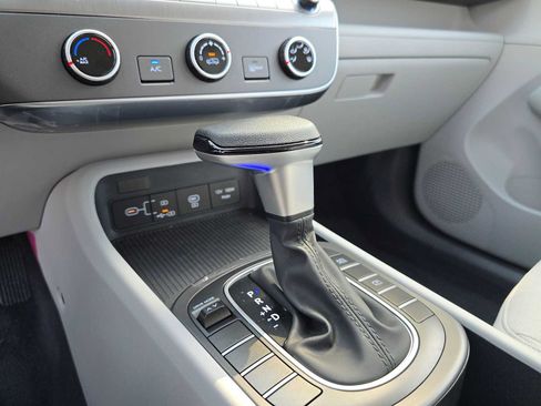 Used 2026 Hyundai Kona SE FWD image 32