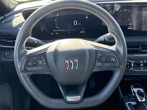 Used 2025 Buick Envista Preferred image 17