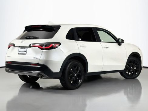 Used 2023 Honda HR-V Sport image 12