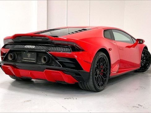 Used 2021 Lamborghini Huracan EVO RWD image 4