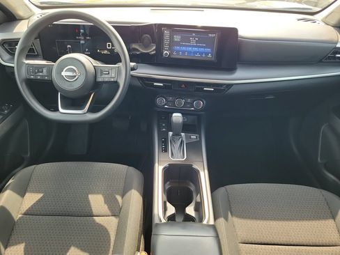 Used 2025 Nissan Kicks S FWD image 13