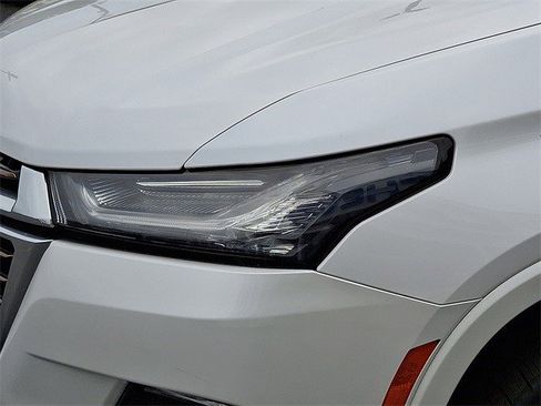 Certified 2023 Chevrolet Traverse High Country image 22