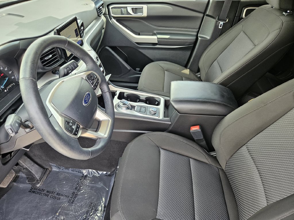 Used 2024 Ford Explorer XLT AWD/4WD image 14