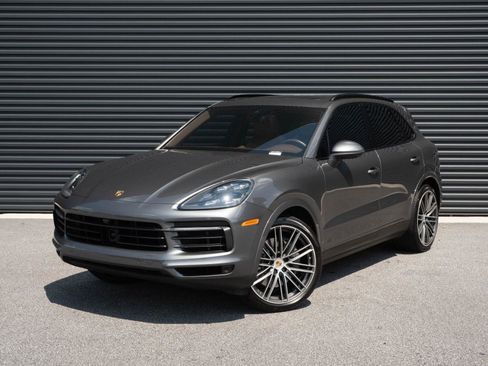 Used 2020 Porsche Cayenne S AWD/4WD image 1