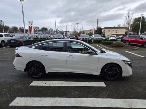 New 2026 Nissan Sentra SR image 4