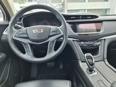 Used 2017 Cadillac XT5 Luxury w/ Driver Awareness Package FWD image 11
