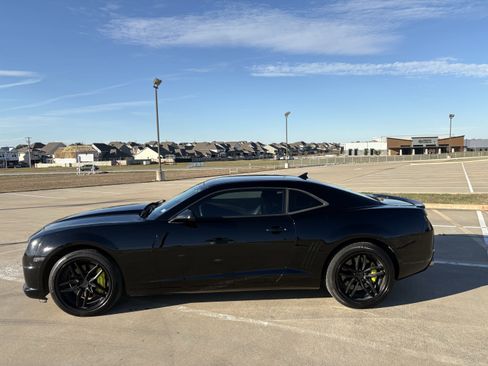 Used 2010 Chevrolet Camaro SS w/ RS Package image 2