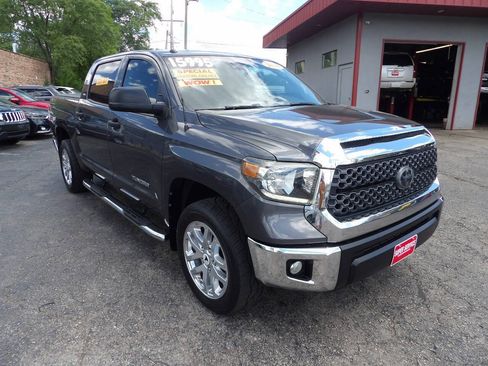 Used 2018 Toyota Tundra SR5 w/ SR5 Upgrade Package RWD image 9