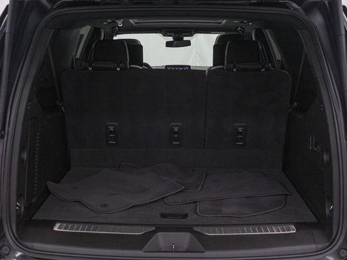 Used 2021 Chevrolet Suburban RST w/ Luxury Package AWD/4WD image 16