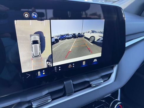 Used 2025 Chevrolet Equinox LT w/ Convenience Package II AWD/4WD image 16