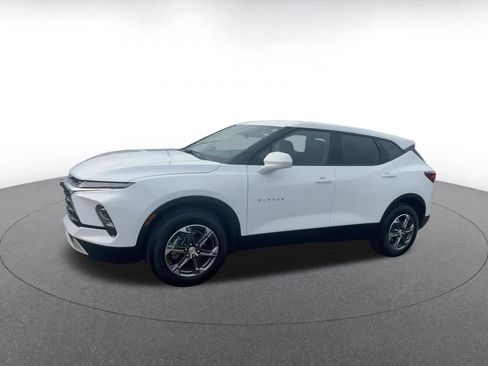 Used 2025 Chevrolet Blazer LT image 8