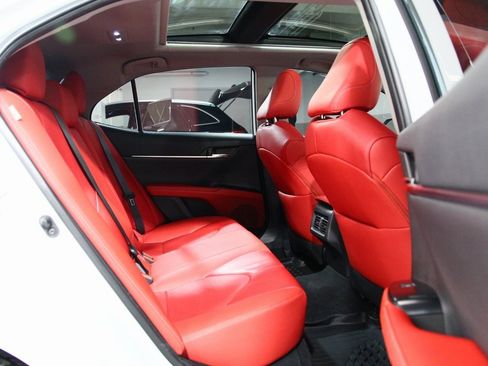 Used 2019 Toyota Camry XSE image 24