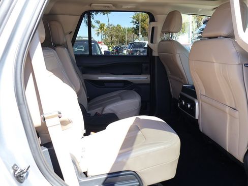 Used 2024 Ford Expedition Limited image 39