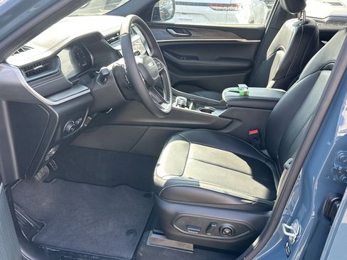 New 2026 Jeep Grand Cherokee Limited image 24