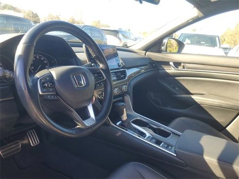 Used 2022 Honda Accord Sport image 12