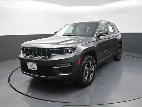 Used 2023 Jeep Grand Cherokee 4WD 4xe image 5