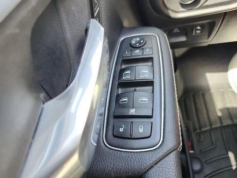 Used 2019 RAM 1500 Laramie image 20